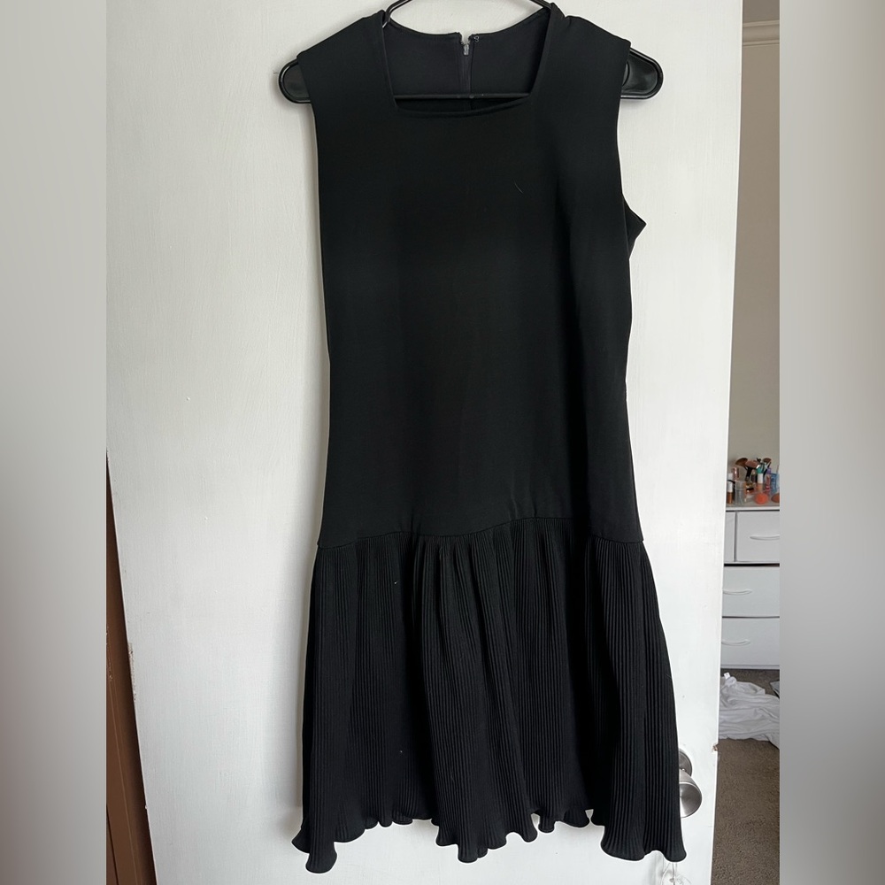 Elegant Black Sleeveless Dress